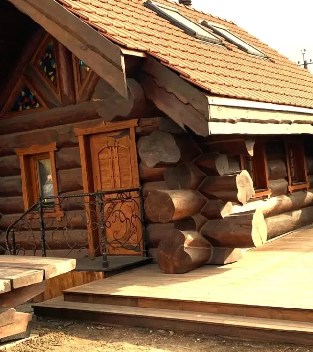 Kanadský srub pro odpočinek – dřevěná chata ideální pro relaxaci a pobyt v přírodě